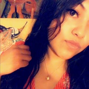 Meet your Posher, Juliette